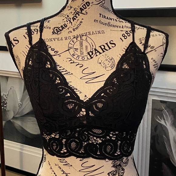 Pink By Victoria’s Secret Black Lacy Bralette S/P - Picture 1 of 6